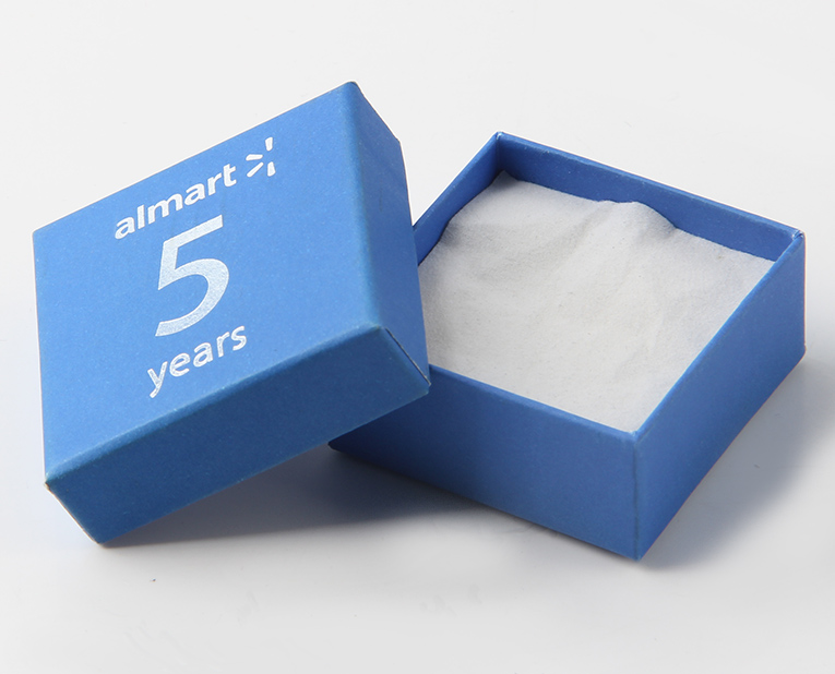 耳環(huán)的包裝盒如果在訂做時(shí)使用快速固著的油墨，效率1倍以上！