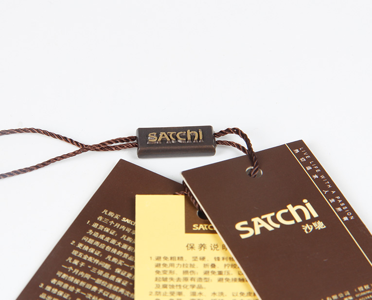 在服裝的紙牌定做過(guò)程中1個(gè)個(gè)環(huán)保新秀為何頻頻受挫？